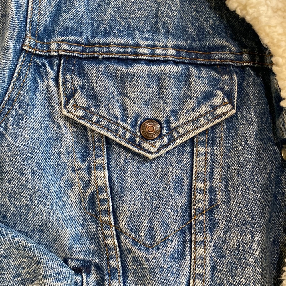 Levi’s Vintage Sherpa Denim Jacket | Size 36R - Picture 3 of 14